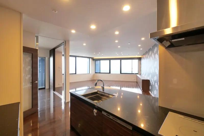 センターマークスタワー